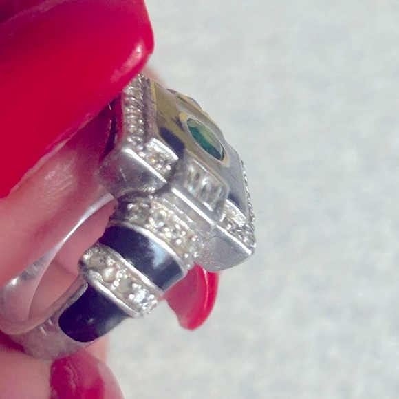 Ring - Picture 3 of 7